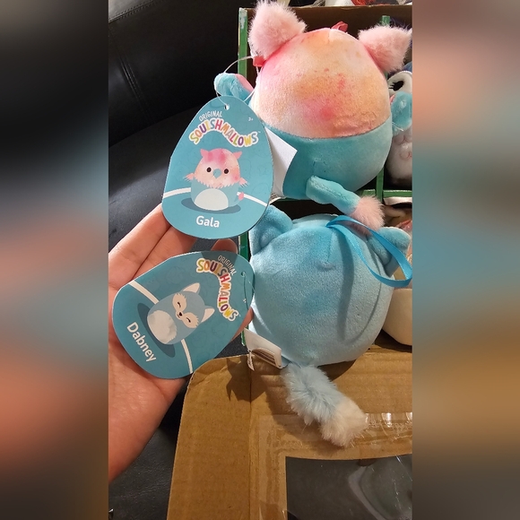 Original SquishMallows Holiday Tie Dye Set Of 8 New in Box - Picture 8 of 16